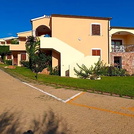 The Fantastic Residenza Badus 1 Bedroom Sleeps 4 Child Hotel Badesi